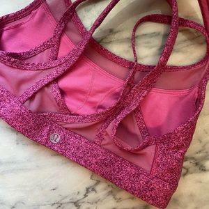 Lululemon Sports Bra/ Size 6 would fit 2-4 best